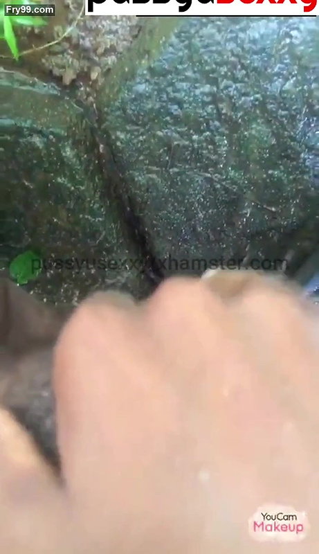 Sri lankan girl pissing chu danawa