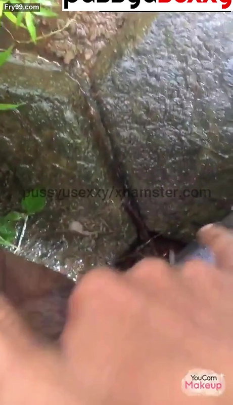 Sri lankan girl pissing chu danawa