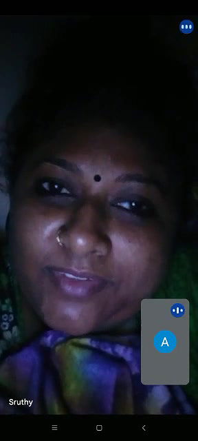 Bhabhi showing to lover