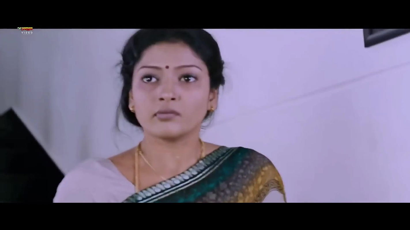 Gayathri Raghuram Hot Sexy navel show from Vikadan