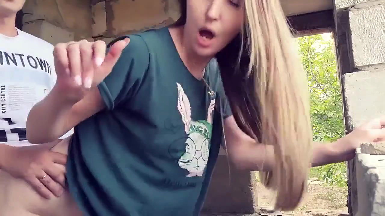 Boy Seduced Cute Girl And Bring Her In Jungle AnD bang Her from Behind