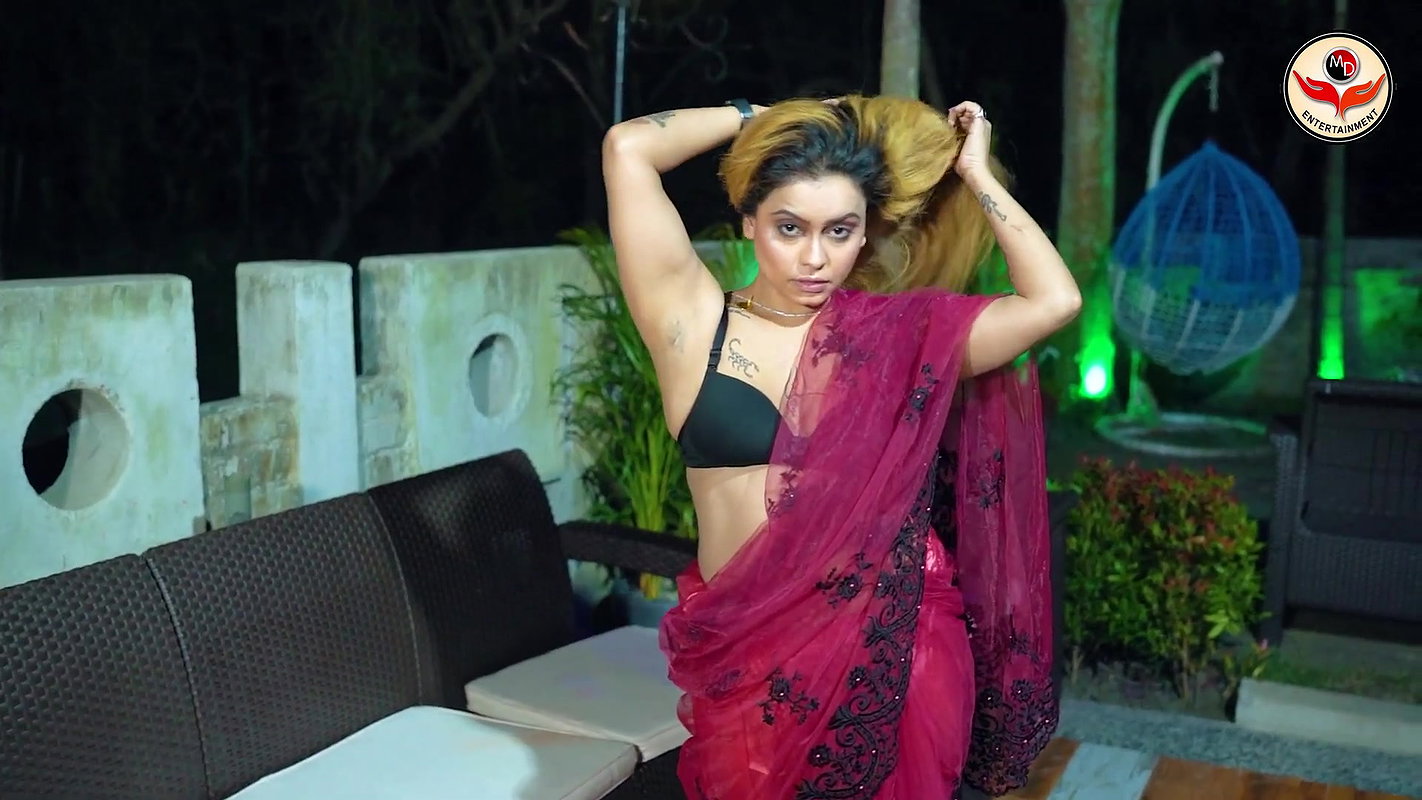 Riya ~ Pool Side Saree Girl ~ MD Entertainment