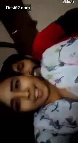 Ladki ki izzat ke andar haath ghusa diya