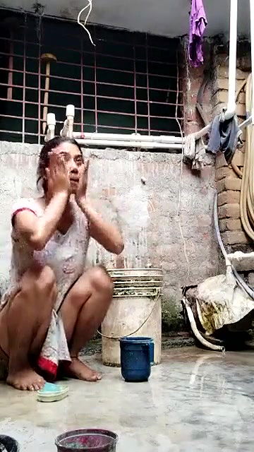 Desi Village Girl Bathing