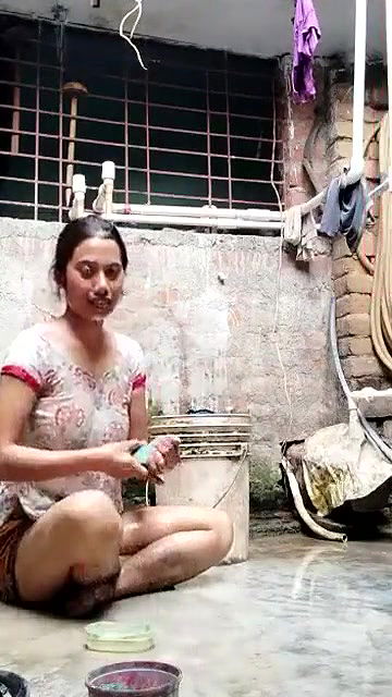 Desi Village Girl Bathing