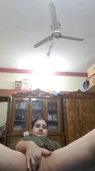 Beautiful Unsatisfied Married Bhabi Wet Pussy Fingering