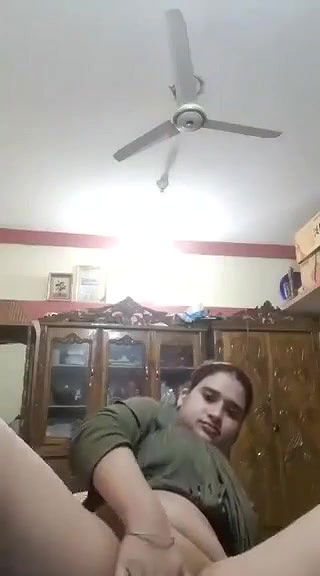 Beautiful Unsatisfied Married Bhabi Wet Pussy Fingering