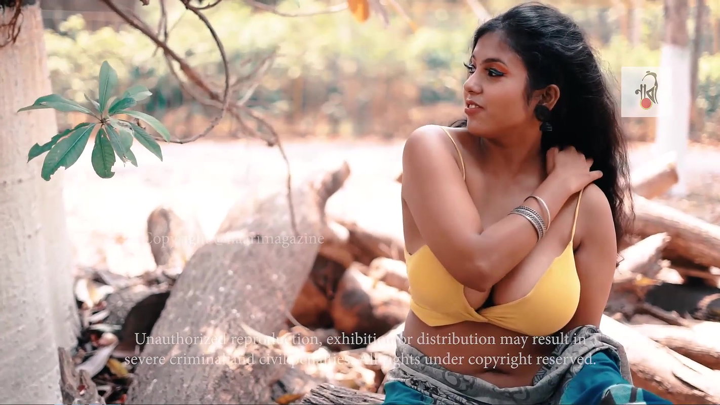 Roohi Flaunting Deep Cleavage & Dark Armpits in Outdoor Saree Shoot ~ Naari Magazine Shoot
