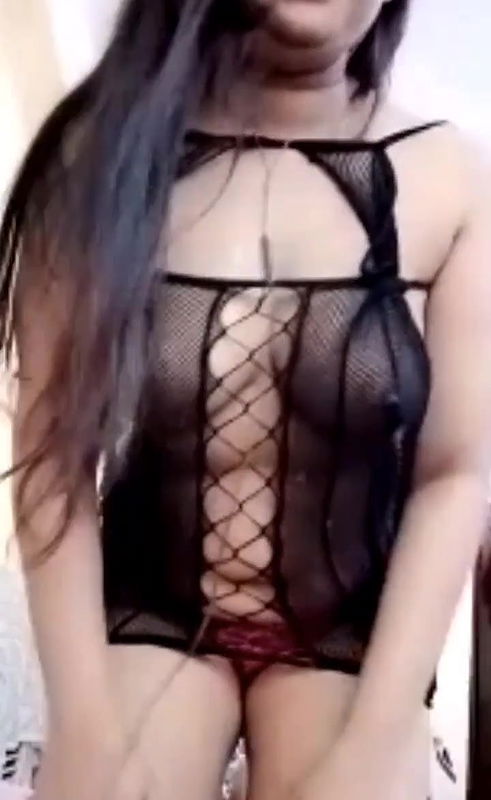 Sexy Bhabi Showing And Teasing