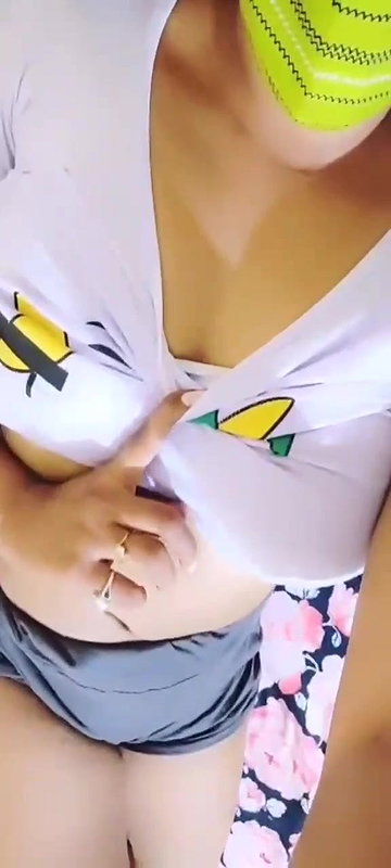 Nandini Mourya aka Scorpion Girl XC Showing Boobs on 121 Tango Live