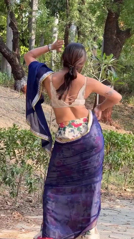 SOFIA ANSARI NAUGHTY SHAKING HER CURVES
