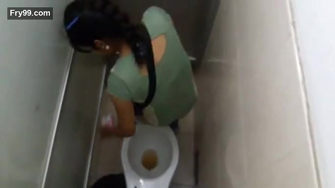 Manipur College Girl Pissing