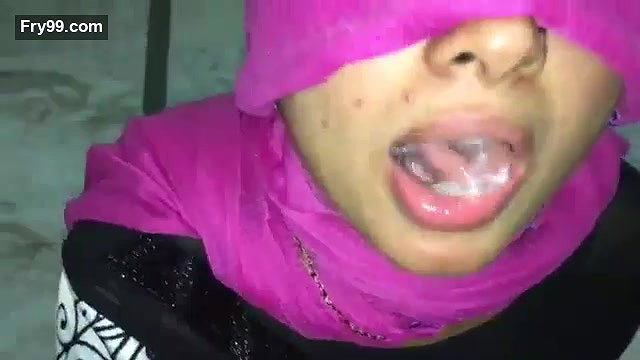 Desi Gujarati Bhabhi Sucking