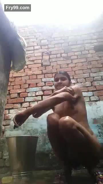 Amritsar Bhabhi Taking Shower