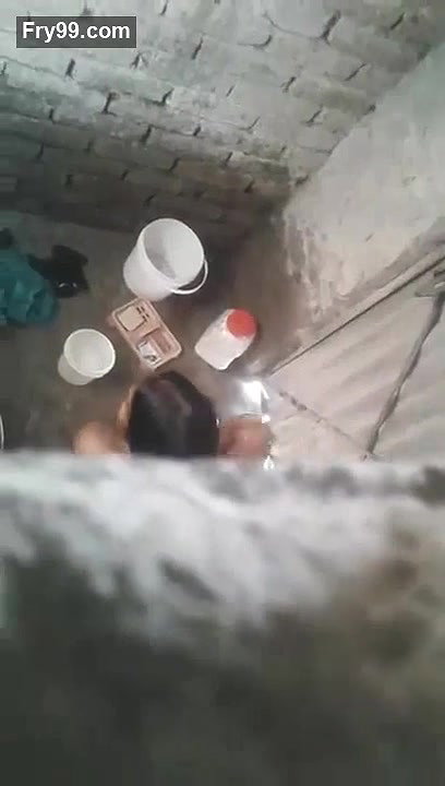 Indian Bhabhi In Shower – Movies