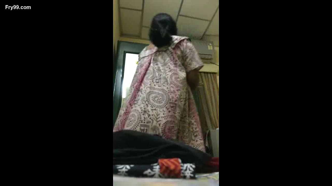 Daksha Bhabhi Caught Changing – Movies