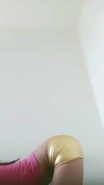 zoya Trying Different Tops & Bras on Tango Live