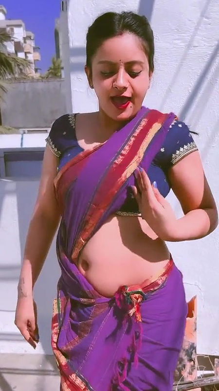 Vaishnavi Kulkarni SEXY MIDRIFF AND NAVEL