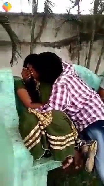 Sexy Mallu college lovers kiss captured by friend