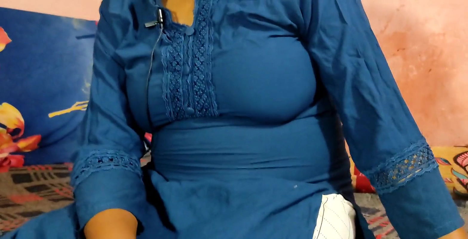 Desi girl apne Sohar se naraz ha