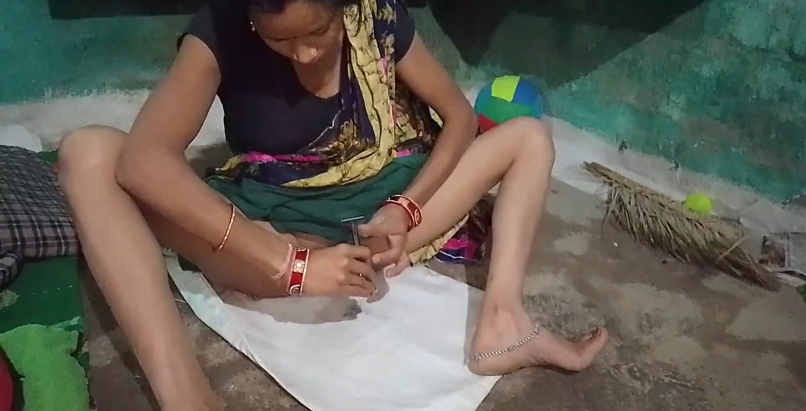 Meri biwi jhante banati hui choot ke baal saaf karti huyi new saving pusssy Bharti Singh