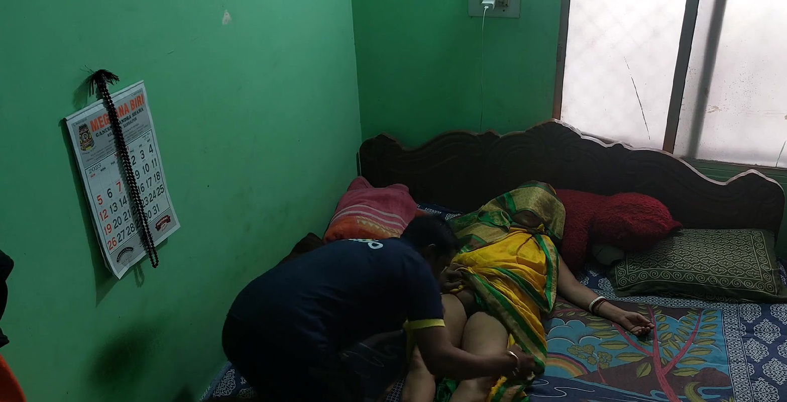 Repido boy fuck desi salu bhabhi