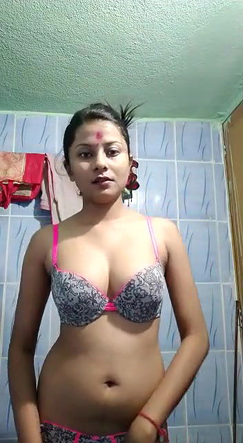 Maal babe in bathroom