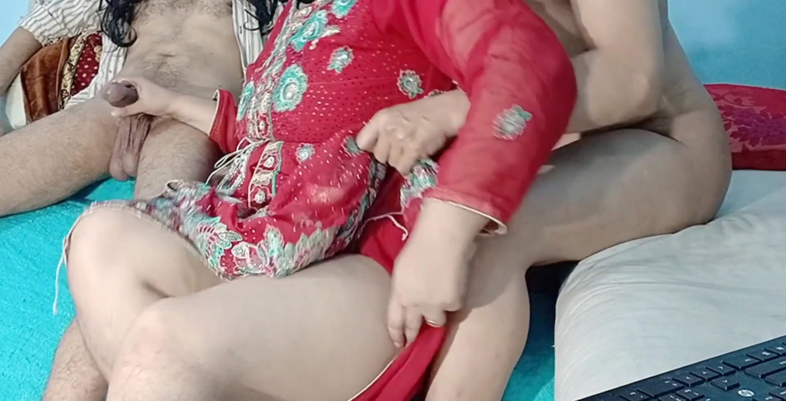 big ass sasu maa netu chatting while desi indian wife fucked in threesome in cowgirl