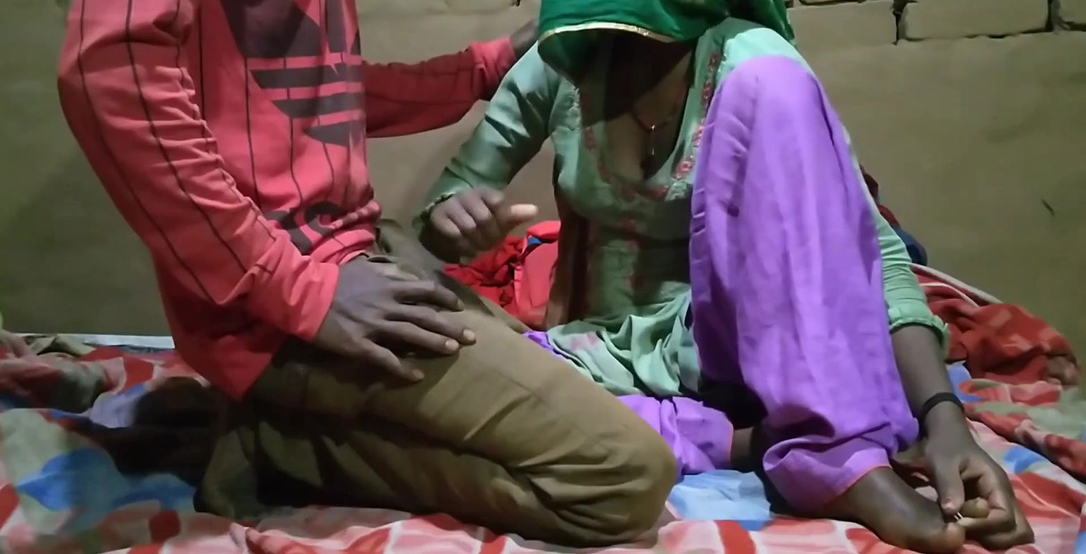 Desi Indian salwar kameez me jamkar chudai real village wife husband hard fuck