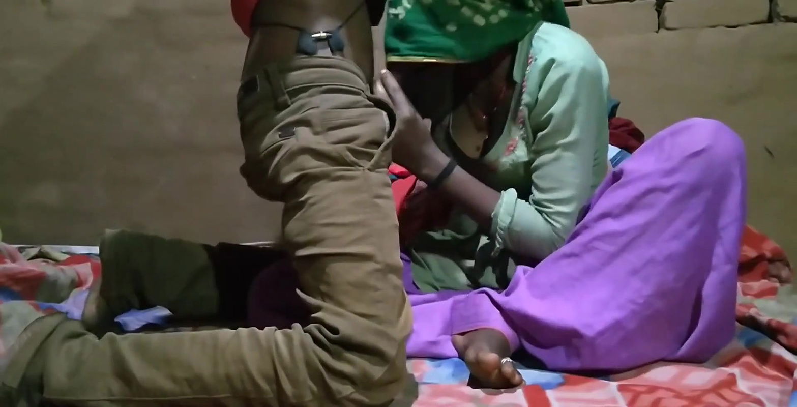 Desi Indian salwar kameez me jamkar chudai real village wife husband hard fuck