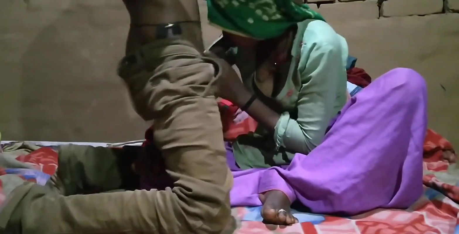 Desi Indian salwar kameez me jamkar chudai real village wife husband hard fuck