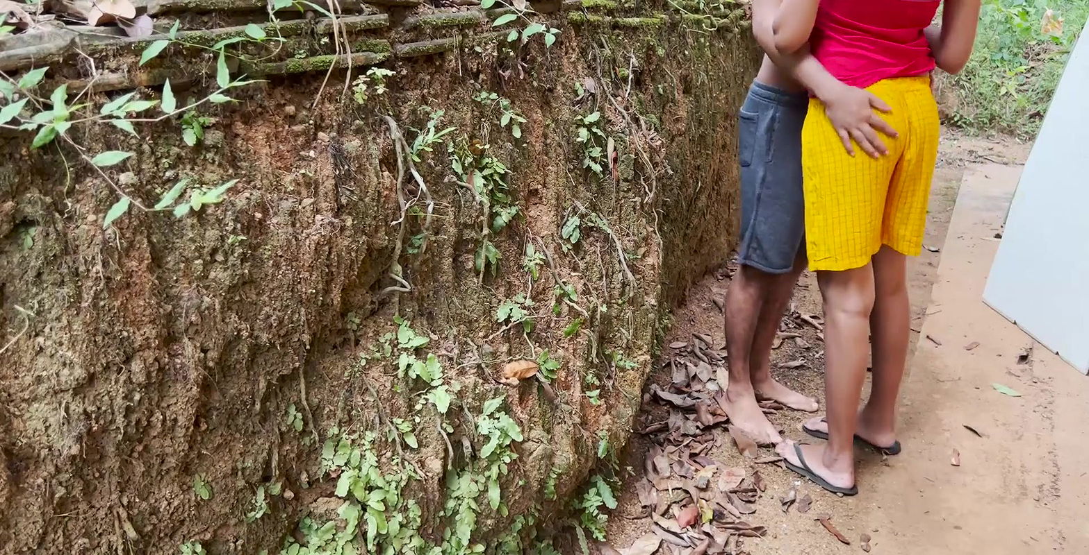 sri lankan wife giving blowjob to village boy in public outdoor