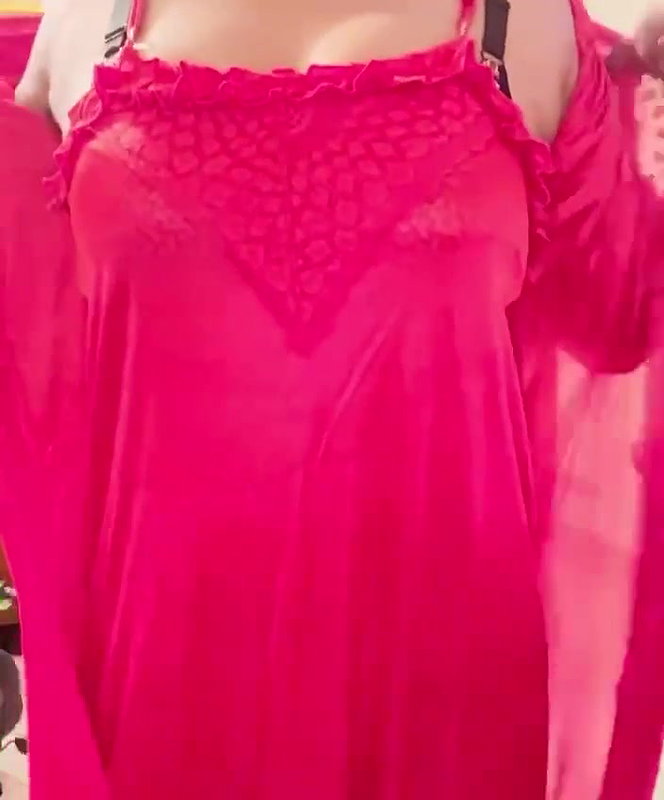 inderjeet YouTuber Removing Bra and Showing Cleavage & Thighs on PREMIUM Video