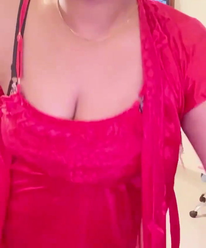 inderjeet YouTuber Removing Bra and Showing Cleavage & Thighs on PREMIUM Video