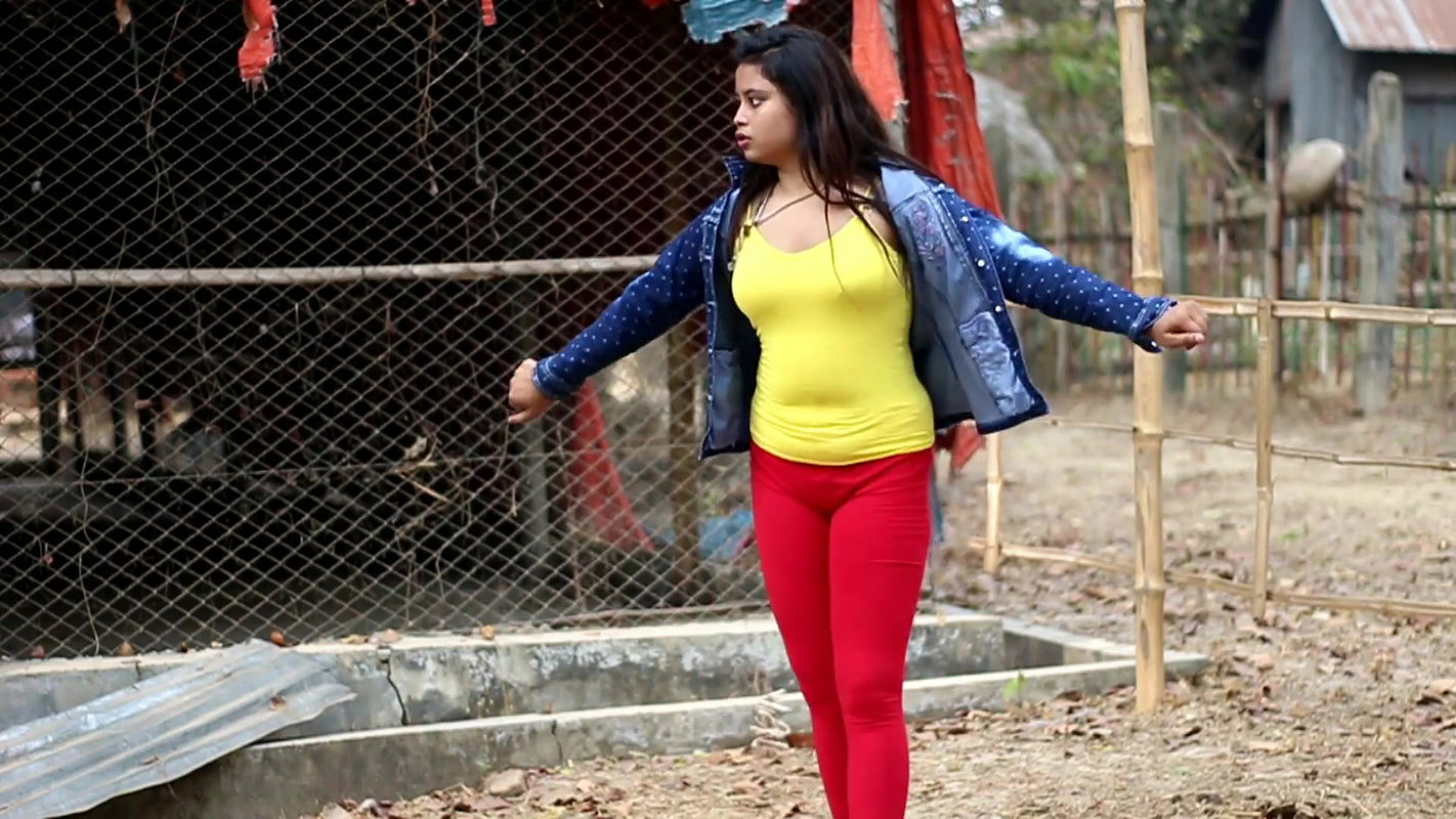 Big navel Bengali teen dance