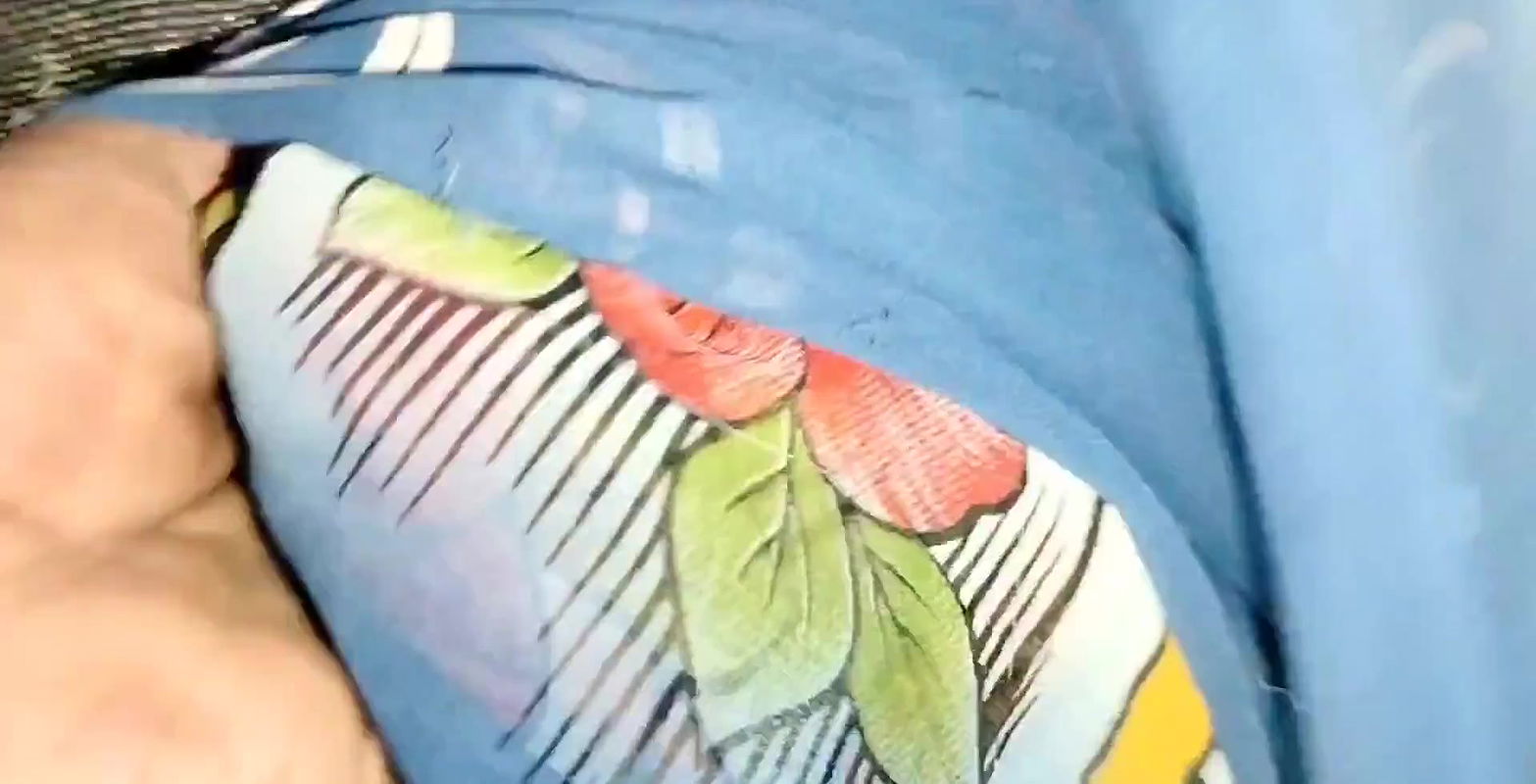 Bhabhi ne dever ka land chusa aur fir use apani jhate k bal saf karwaya