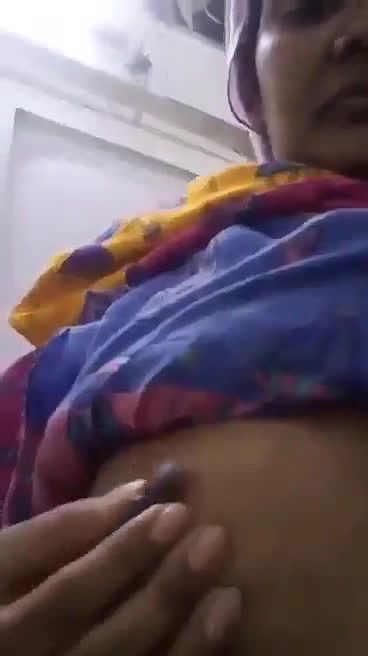 Bhabi Showing And Fingering Her wet pussy