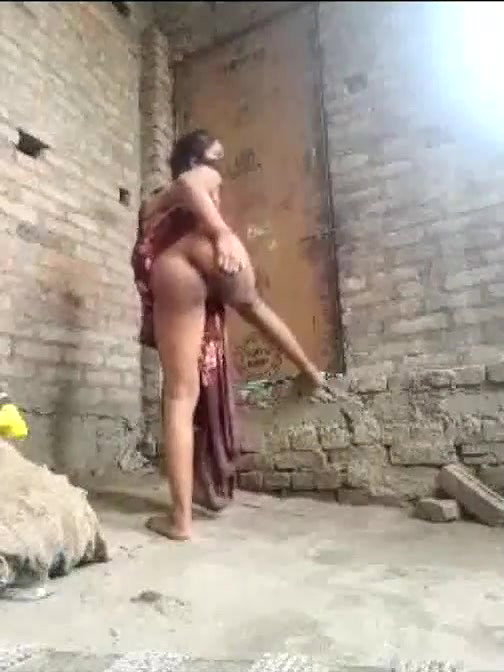 Village Bhabi Showing Boobs & Ass and Fingering on StripChat Live