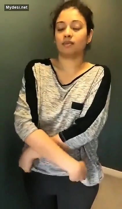 Desi sexy bhabi open her dress