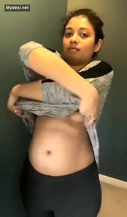 Desi sexy bhabi open her dress