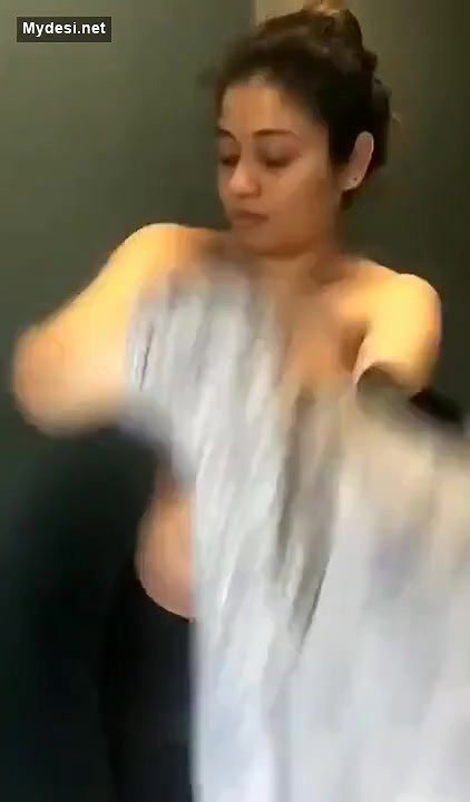 Desi sexy bhabi open her dress