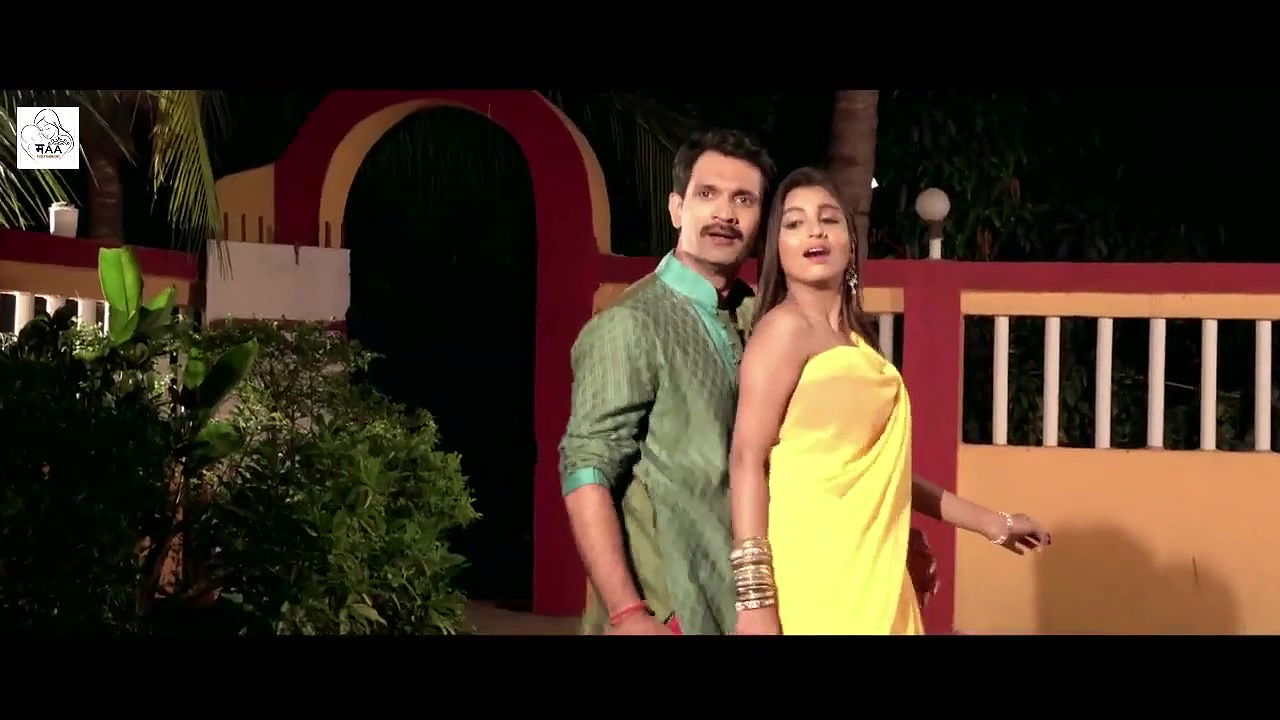 Amrita Pandey? – 720P – Multiple boob slips