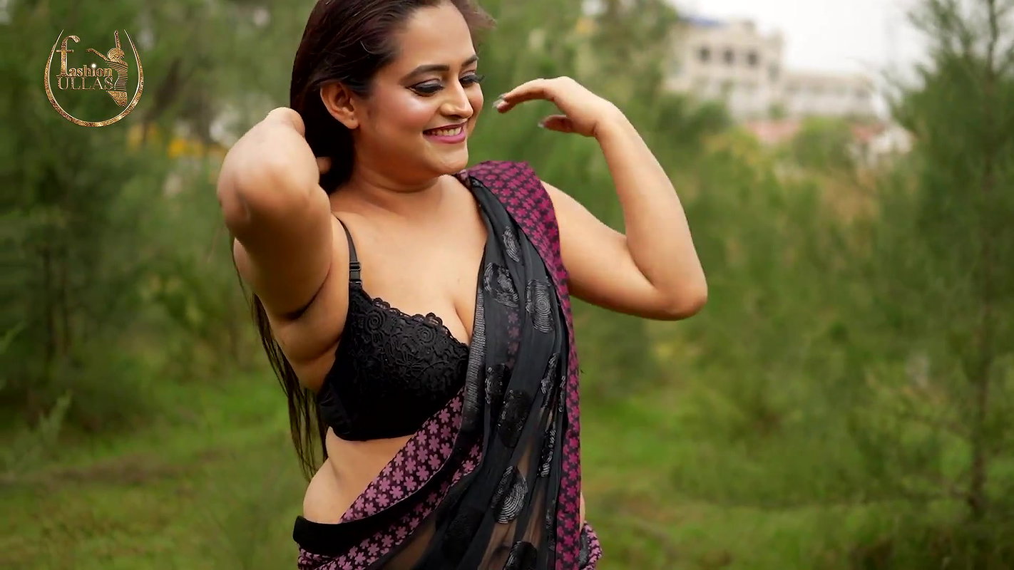 Priyanka Flaunting Deep Cleavage, Sexy Armpits & Navel in Beach Saree Photoshoot