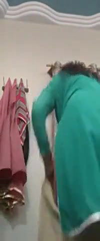 Paki Girl Showing Her Big Ass