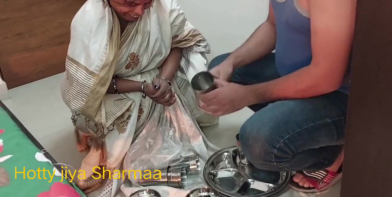 Desi Amma ki Saree utar kar nangha kiya aur zabardast choda