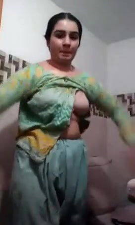 Paki Girl In Bathroom