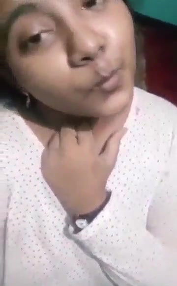 Sexy Girl Shows her Boobs and Pussy