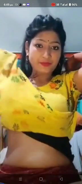 Sexy Mall Showing her Boobs and pussy