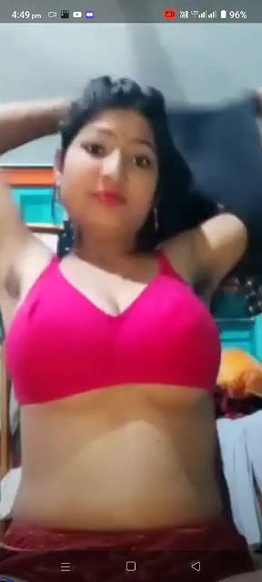 Sexy Mall Showing her Boobs and pussy