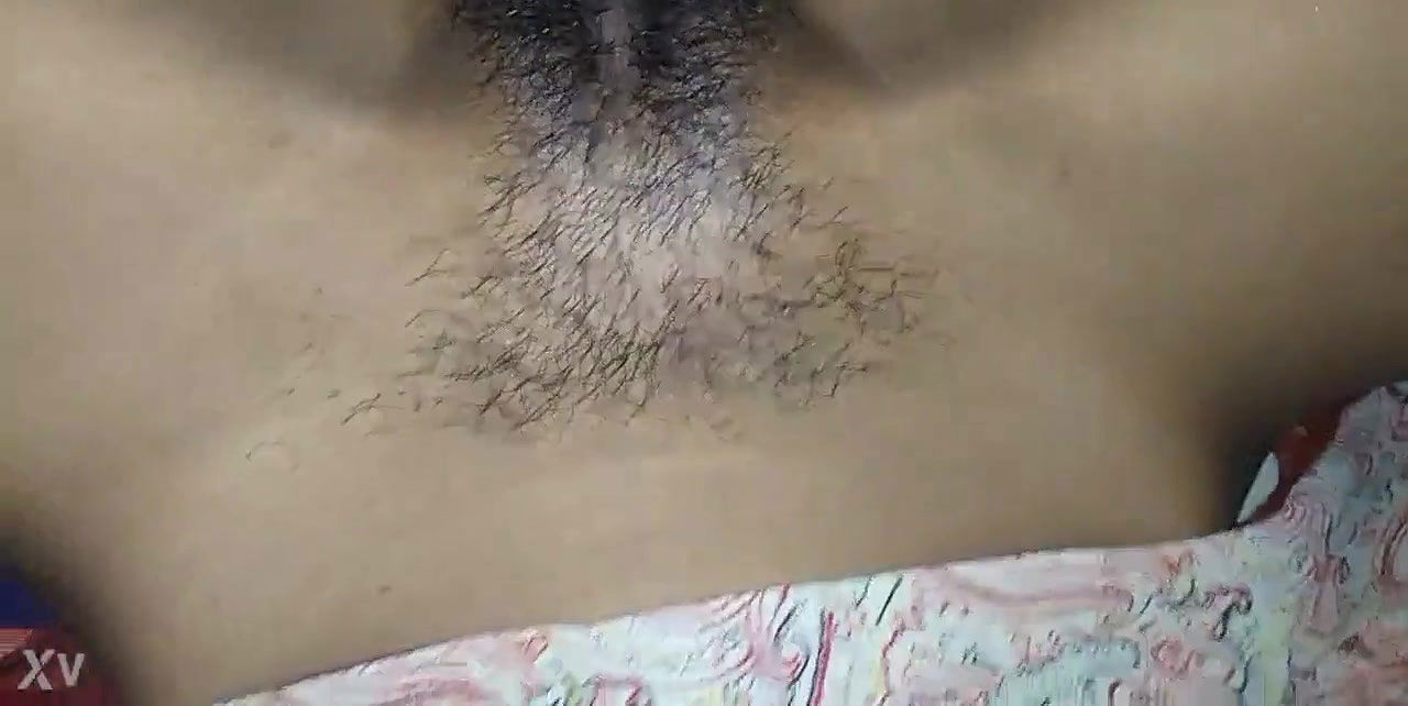 Desi bhabi hiry pussy fucking